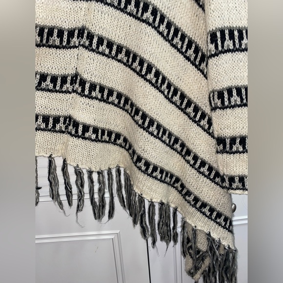 Womens Knit Beige and Black Cardigan with Tassel bottom - Picture 3 of 6